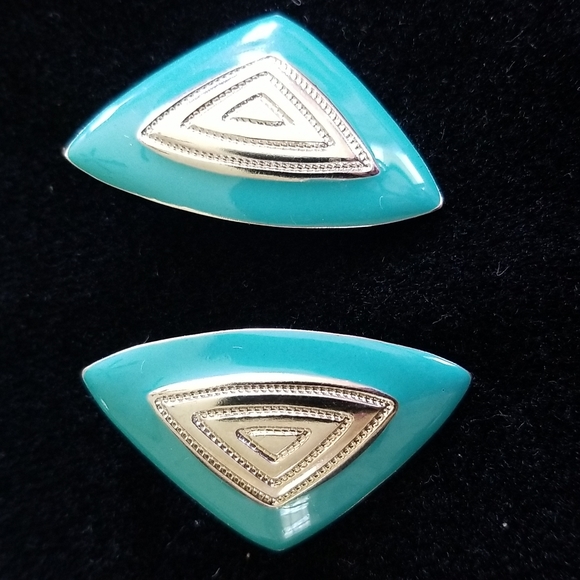 Earrings - Picture 4 of 5